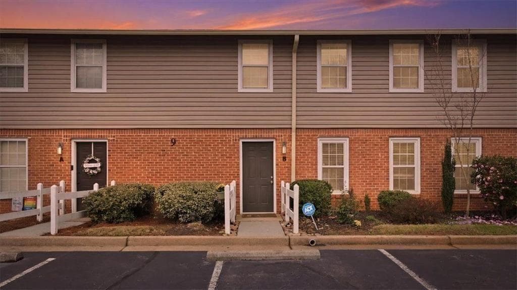 7750 Roswell Road 9B, Sandy Springs, GA 30350 — most recent listing photo