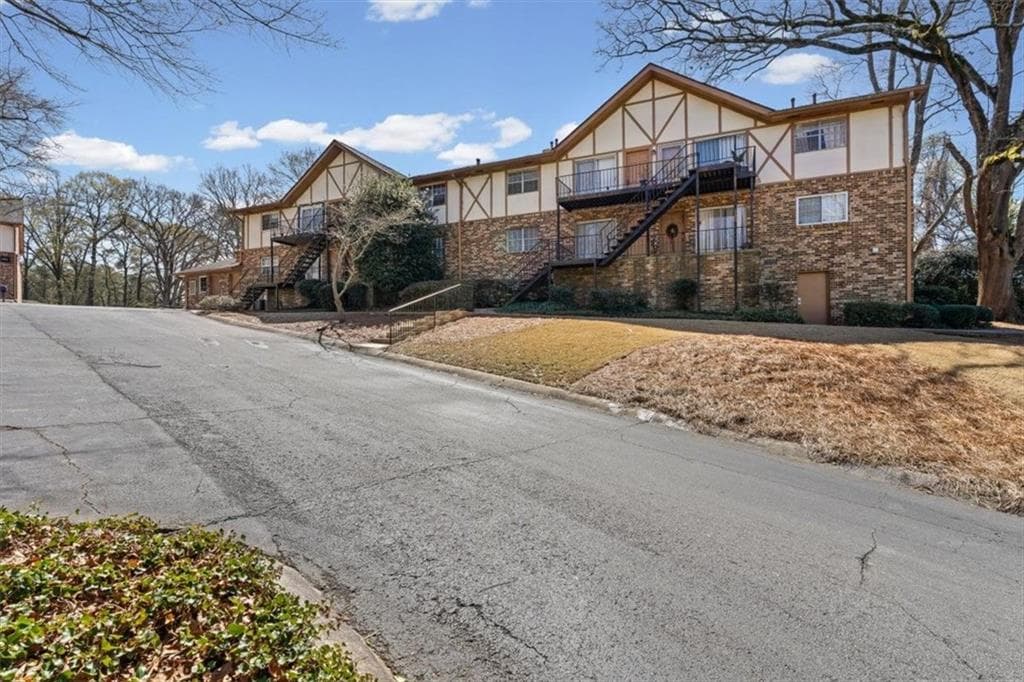 1 bedroom, 1 bathroom, 648 sq ft condominium for sale at 1225 Church Street J, Decatur, GA 30030