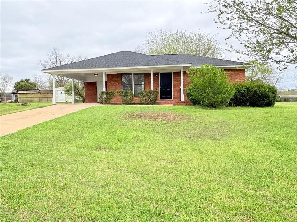 2 bedroom, 1 bathroom single family residence sold at 630 Flamingo Drive, Camilla, GA 31730