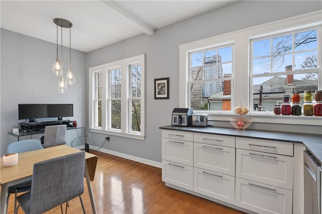 1 bedroom, 1 bathroom, 728 sq ft condominium sold at 907 Piedmont Avenue 13, Atlanta, GA 30309