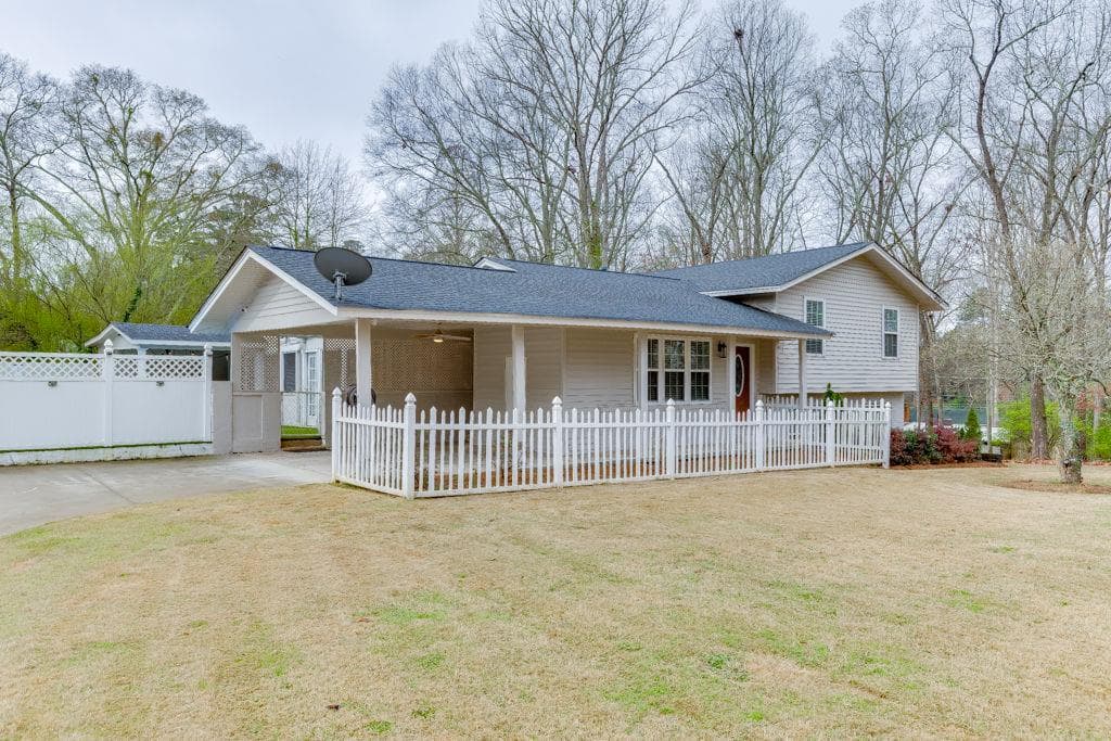 4 bedroom, 3 bathroom, 2,831 sq ft single family residence for sale at 206 College Circle, Athens, GA 30605 — photo 5