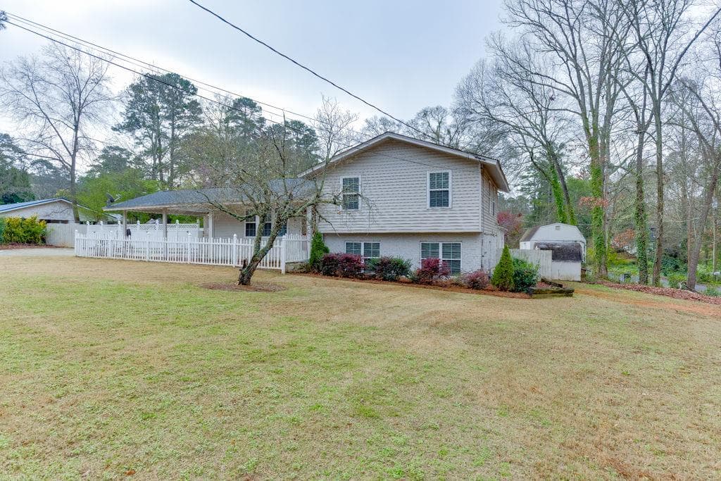 4 bedroom, 3 bathroom, 2,831 sq ft single family residence for sale at 206 College Circle, Athens, GA 30605 — photo 6