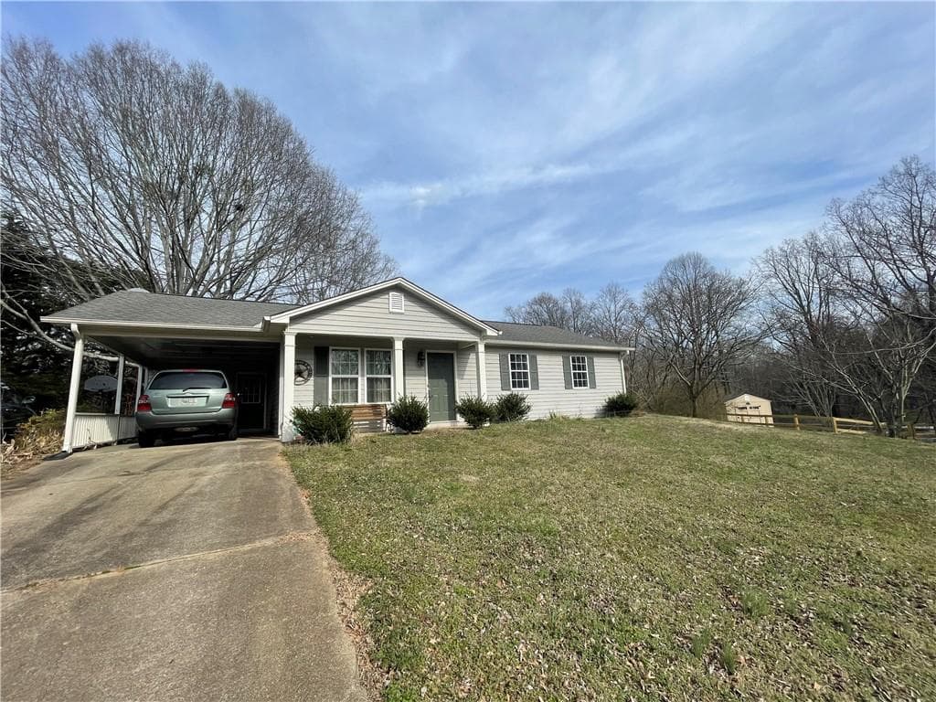3 bedroom, 2 bathroom, 1,076 sq ft single family residence sold at 5804 Fieldstone Court, Clermont, GA 30527