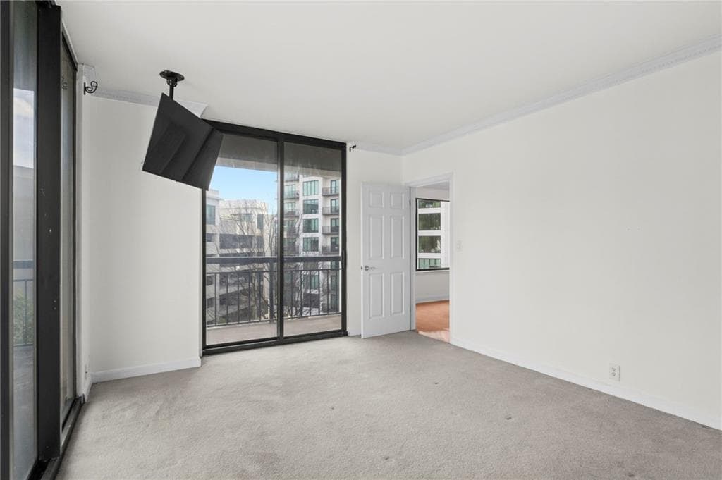 2 bedroom, 2 bathroom, 1,230 sq ft condominium under contract at 3481 Lakeside Drive 902, Atlanta, GA 30326 — photo 9