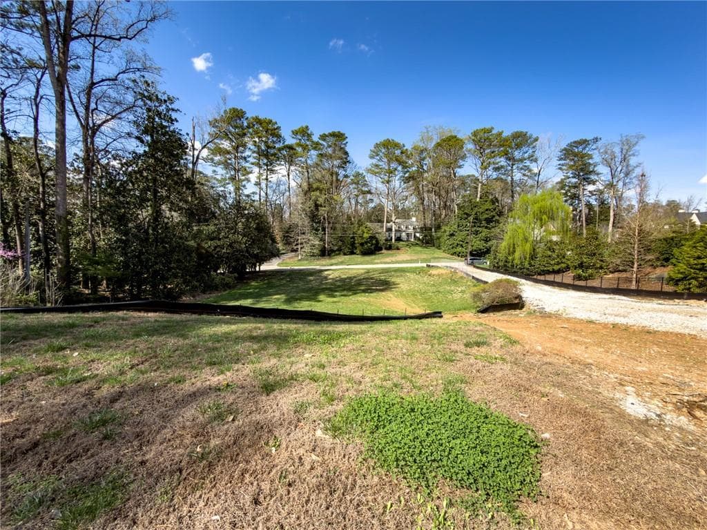 single family residence for sale at 386 King Road, Atlanta, GA 30342 — photo 4
