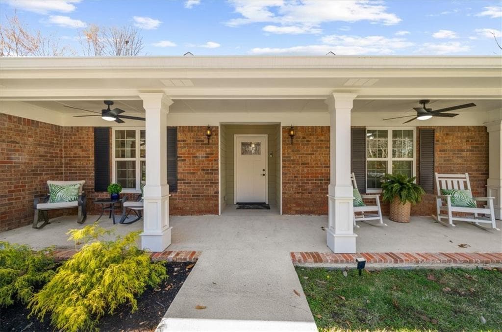 4 bedroom, 3 bathroom, 3,200 sq ft single family residence for sale at 250 W Peachtree Street, Norcross, GA 30071