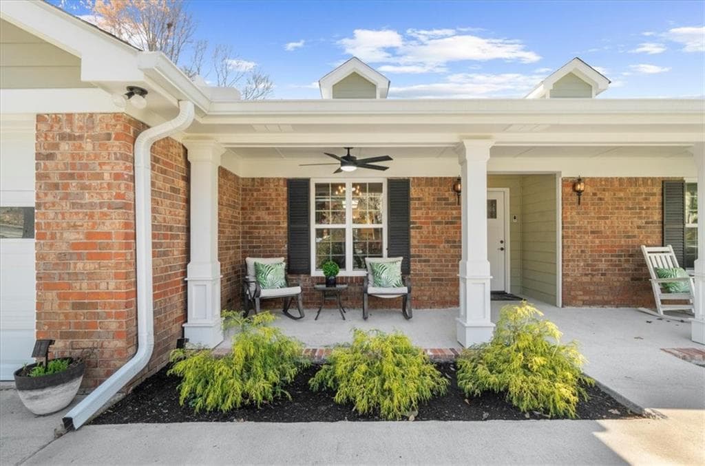 4 bedroom, 3 bathroom, 3,200 sq ft single family residence for sale at 250 W Peachtree Street, Norcross, GA 30071 — photo 6