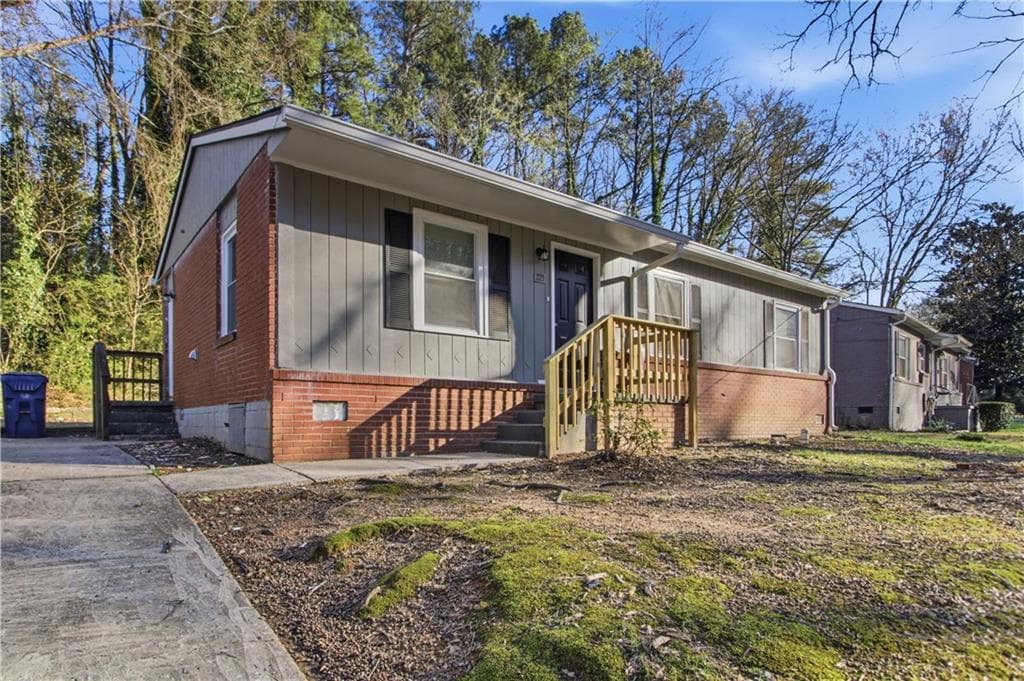 3 bedroom, 1 bathroom, 1,050 sq ft single family residence for sale at 333 Argus Circle, Atlanta, GA 30331 — photo 3