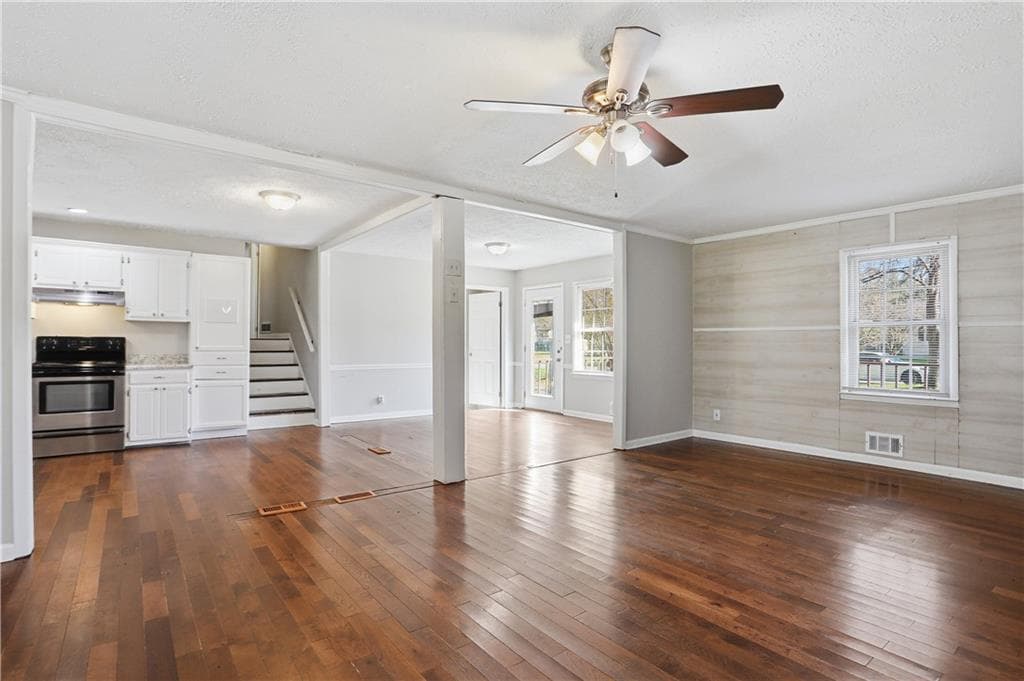 3 bedroom, 2 bathroom, 2,000 sq ft single family residence for sale at 4716 Cheri Lynn Road, Acworth, GA 30101 — photo 8