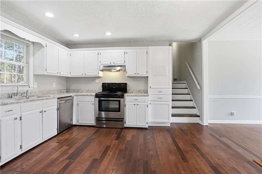 3 bedroom, 2 bathroom, 2,000 sq ft single family residence for sale at 4716 Cheri Lynn Road, Acworth, GA 30101 — photo 10