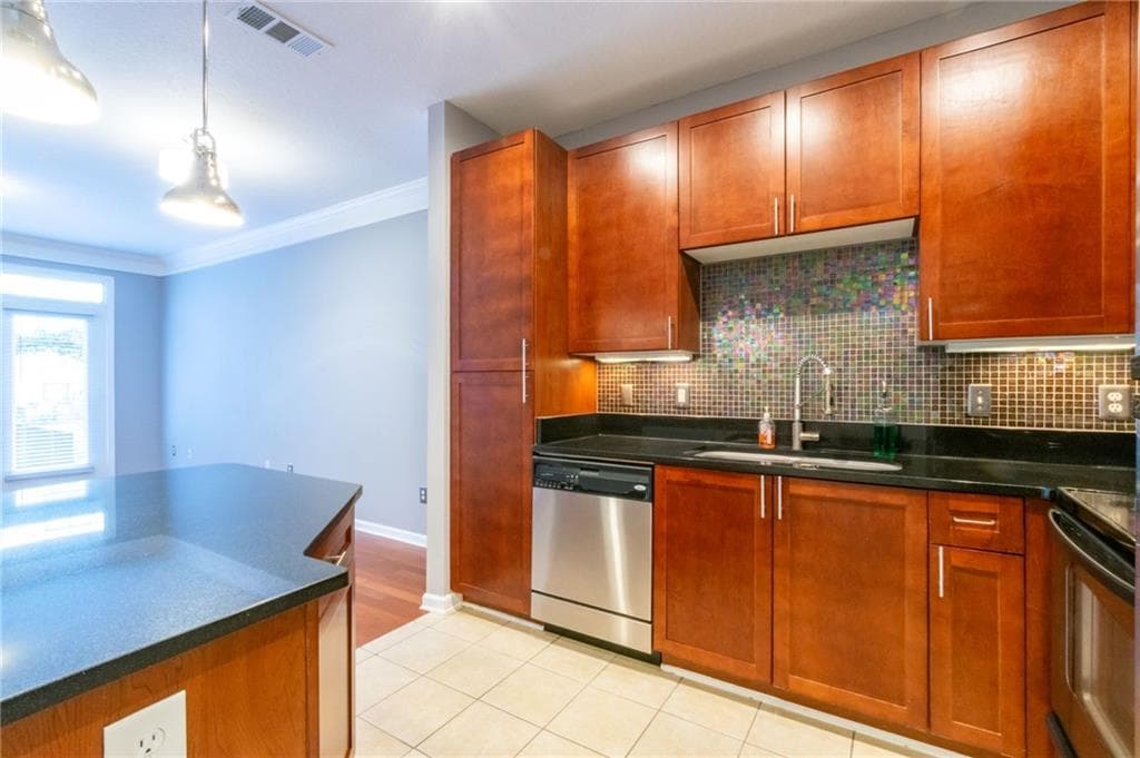 1 bedroom, 1 bathroom, 750 sq ft condominium for sale at 400 17th Street 2118, Atlanta, GA 30363 — photo 5