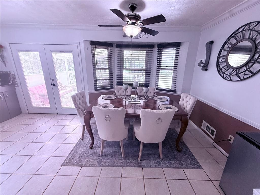 3 bedroom, 2 bathroom, 1,516 sq ft single family residence for sale at 4135 TANGLEWOOD RD, Snellville, GA 30039 — photo 2