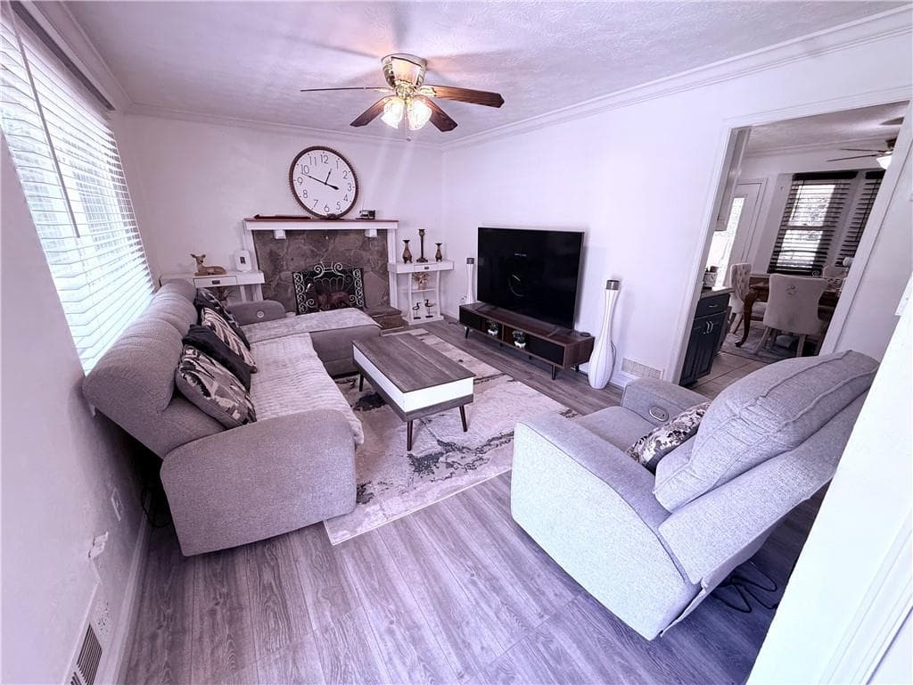 3 bedroom, 2 bathroom, 1,516 sq ft single family residence for sale at 4135 TANGLEWOOD RD, Snellville, GA 30039 — photo 8