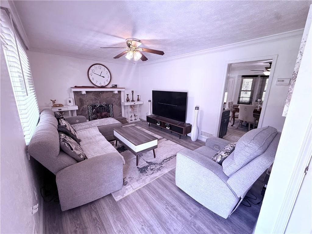 3 bedroom, 2 bathroom, 1,516 sq ft single family residence for sale at 4135 TANGLEWOOD RD, Snellville, GA 30039 — photo 7