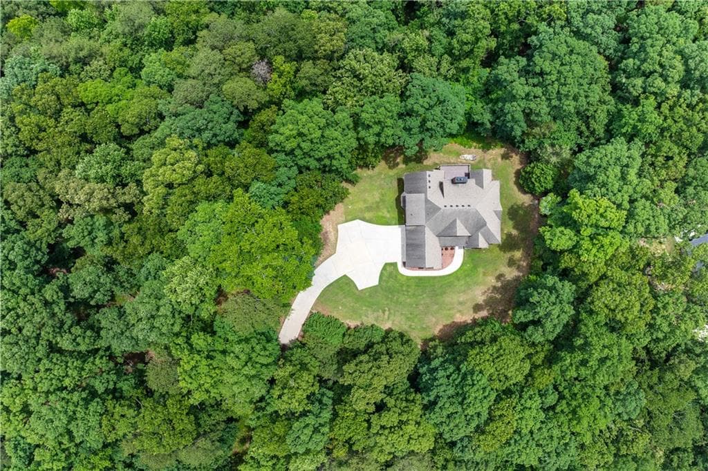 5 bedroom, 5 bathroom, 6,813 sq ft single family residence for sale at 6020 Cochran Mill Road, Chattahoochee Hills, GA 30268