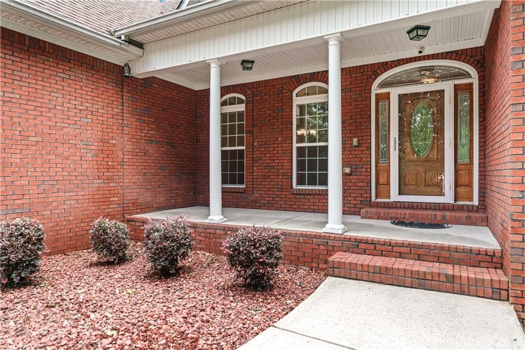5 bedroom, 5 bathroom, 6,813 sq ft single family residence for sale at 6020 Cochran Mill Road, Chattahoochee Hills, GA 30268 — photo 7