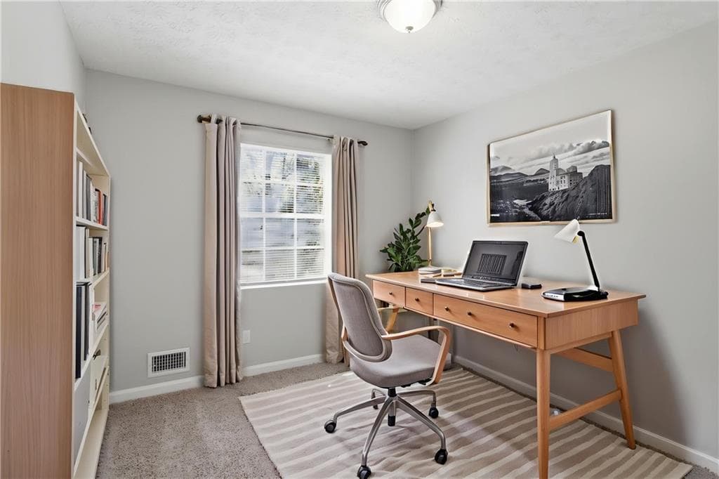 3 bedroom, 2 bathroom, 1,674 sq ft single family residence under contract at 8822 Ashwood Drive, Riverdale, GA 30274 — photo 5