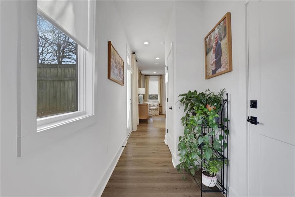 4 bedroom, 4 bathroom, 2,425 sq ft townhouse for sale at 358 Clarendon Court, Gainesville, GA 30501 — photo 3