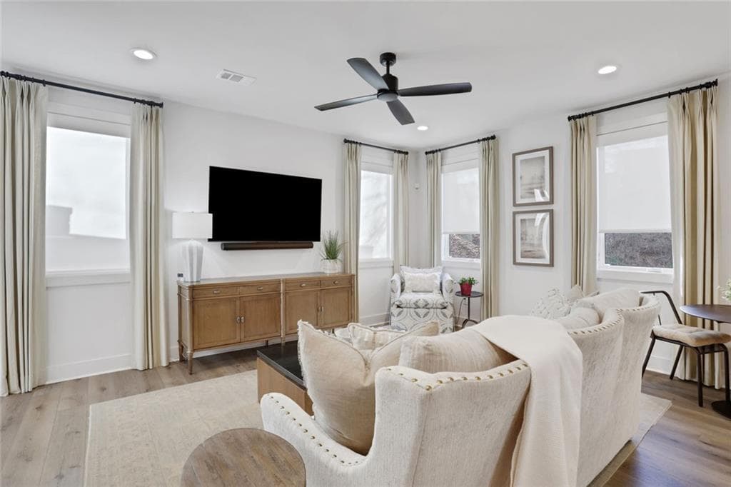 4 bedroom, 4 bathroom, 2,425 sq ft townhouse for sale at 358 Clarendon Court, Gainesville, GA 30501 — photo 5