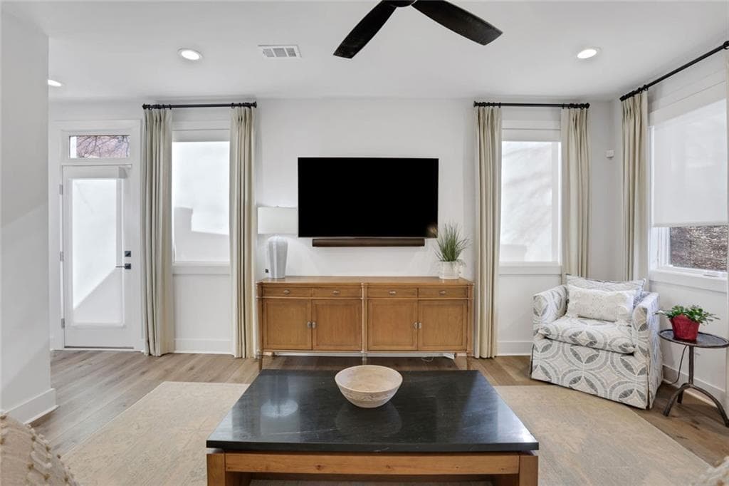 4 bedroom, 4 bathroom, 2,425 sq ft townhouse for sale at 358 Clarendon Court, Gainesville, GA 30501 — photo 6