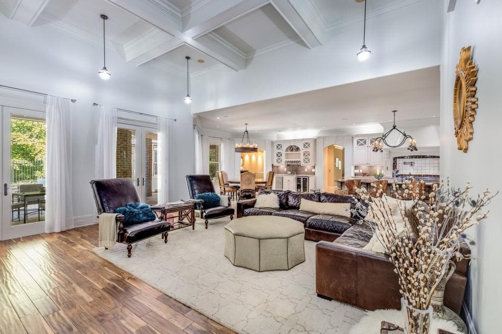 6 bedroom, 8 bathroom, 6,515 sq ft single family residence under contract at 1060 Canter Road, Atlanta, GA 30324 — photo 6