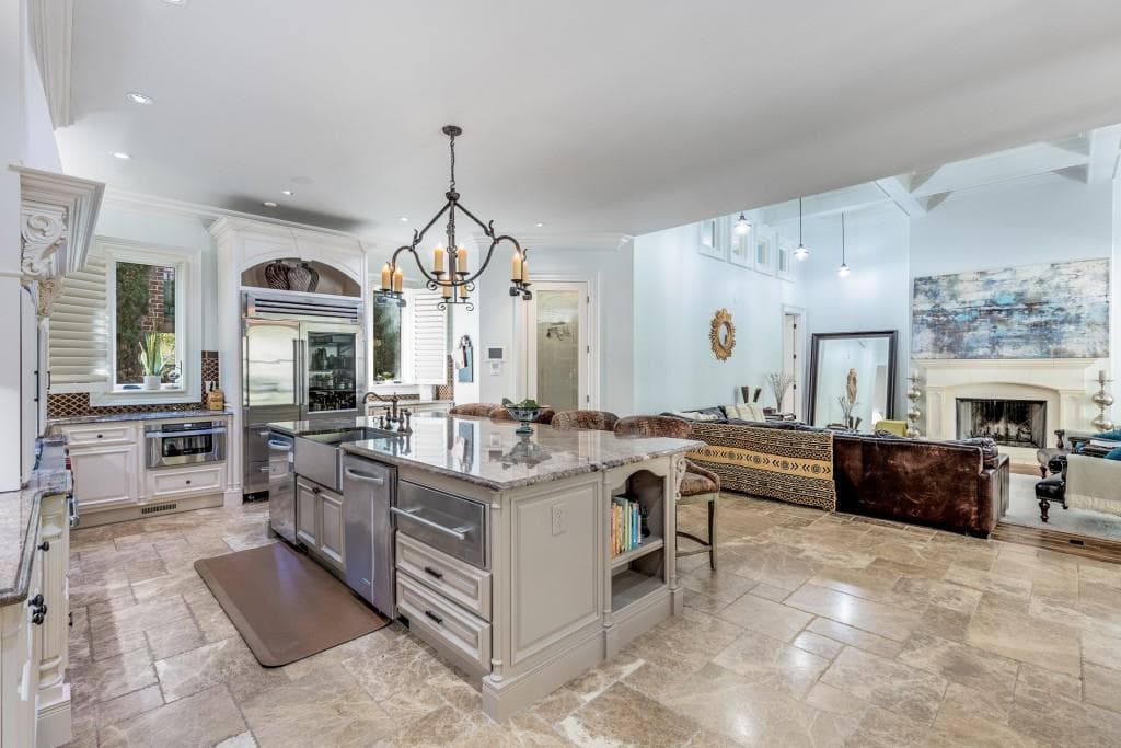 6 bedroom, 8 bathroom, 6,515 sq ft single family residence under contract at 1060 Canter Road, Atlanta, GA 30324 — photo 8