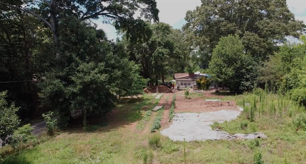 4 bedroom, 3 bathroom, 1,988 sq ft single family residence under contract at 4071 Church Street, Clarkston, GA 30021 — photo 3