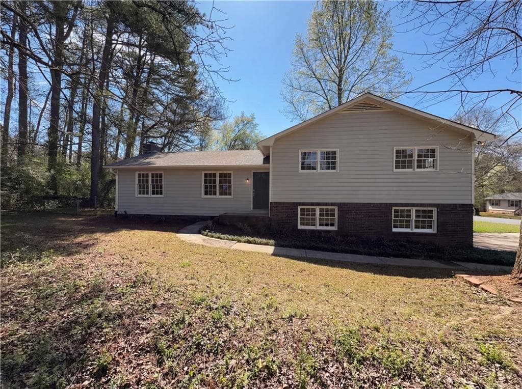 3 bedroom, 2 bathroom, 1,380 sq ft single family residence for sale at 2006 Chelsea Lane, Acworth, GA 30102