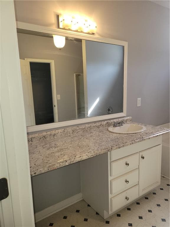 4 bedroom, 3 bathroom, 2,463 sq ft single family residence under contract at 10221 Deep Creek Place, Union City, GA 30291 — photo 8