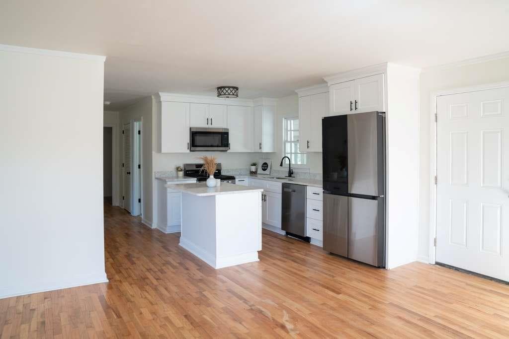 3 bedroom, 2 bathroom, 1,700 sq ft single family residence for sale at 317 Jackson Street, Cartersville, GA 30120 — photo 7