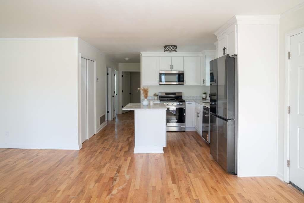 3 bedroom, 2 bathroom, 1,700 sq ft single family residence for sale at 317 Jackson Street, Cartersville, GA 30120 — photo 8