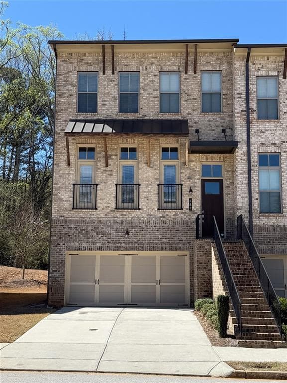 4 bedroom, 4 bathroom, 2,403 sq ft townhouse sold at 683 Avondale Creek, Decatur, GA 30032
