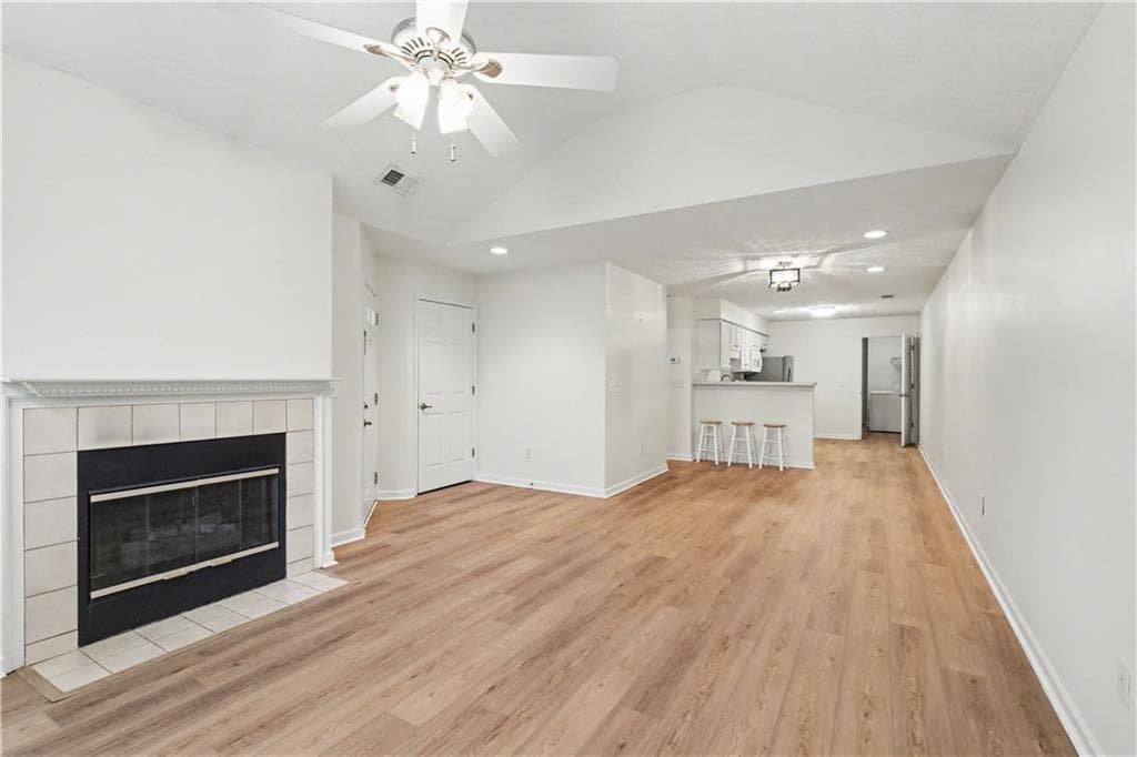 2 bedroom, 2 bathroom, 1,256 sq ft condominium for sale at 3758 NW Vineyards Lake Circle 8, Kennesaw, GA 30144 — photo 3