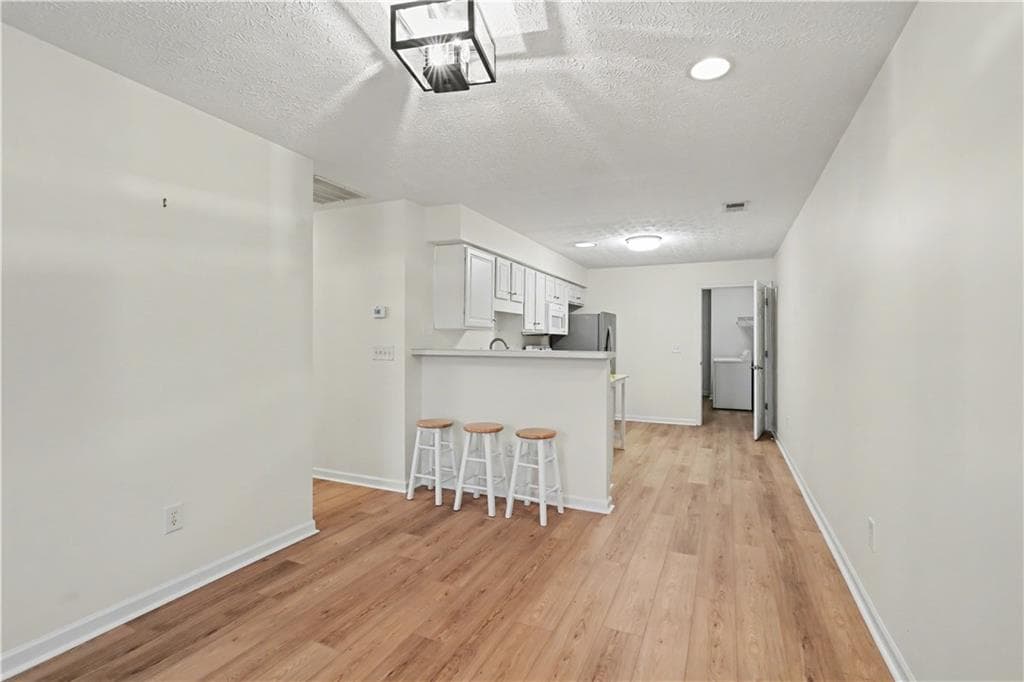 2 bedroom, 2 bathroom, 1,256 sq ft condominium for sale at 3758 NW Vineyards Lake Circle 8, Kennesaw, GA 30144 — photo 4