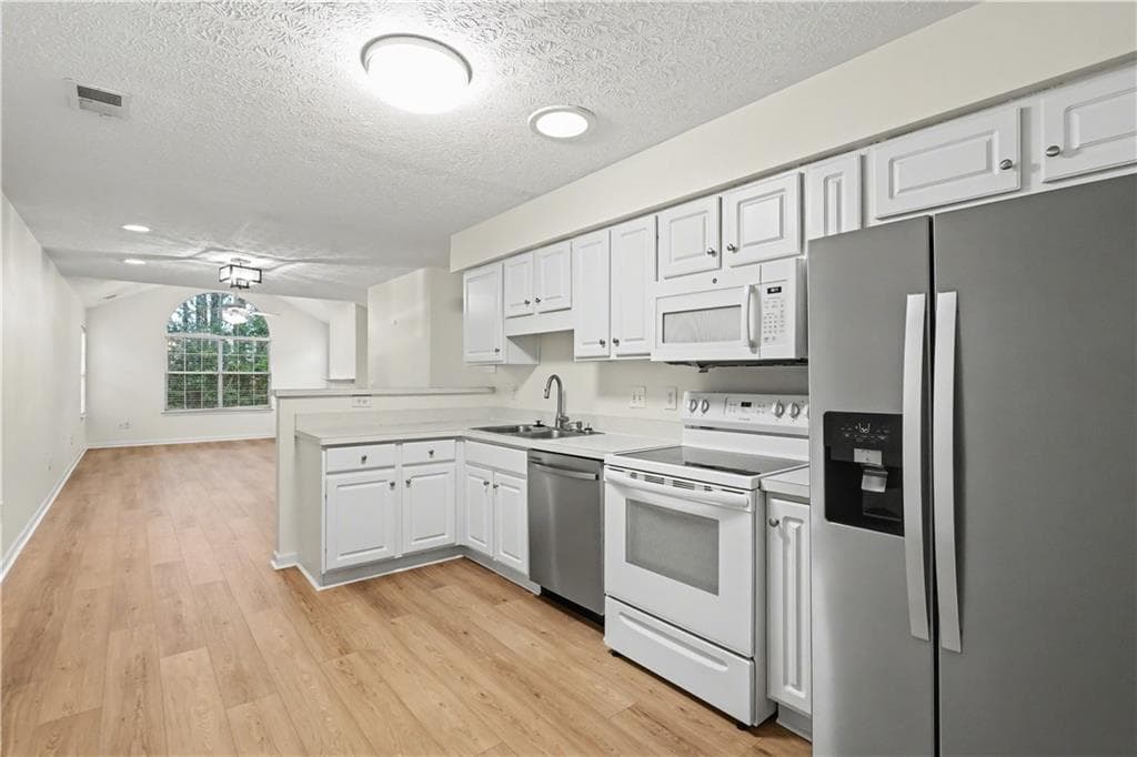 2 bedroom, 2 bathroom, 1,256 sq ft condominium for sale at 3758 NW Vineyards Lake Circle 8, Kennesaw, GA 30144 — photo 6