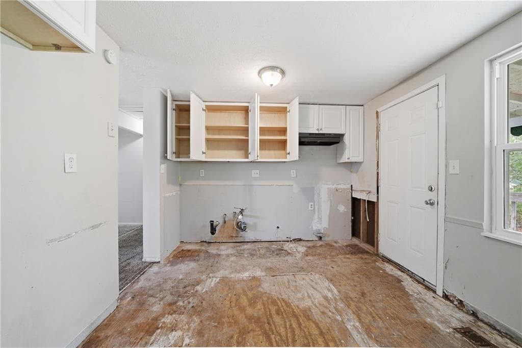 4 bedroom, 2 bathroom, 1,020 sq ft single family residence for sale at 6865 Kimberly Mill Road, Atlanta, GA 30349 — photo 6