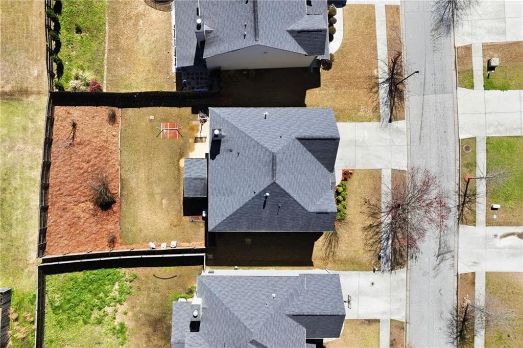 4 bedroom, 3 bathroom, 2,564 sq ft single family residence for sale at 1112 Deadwood Trail, Loganville, GA 30052 — photo 7