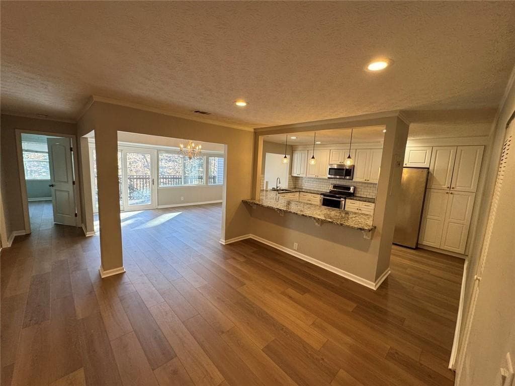 3 bedroom, 2 bathroom, 2,000 sq ft condominium sold at 62 Dunwoody Springs Drive, Atlanta, GA 30328