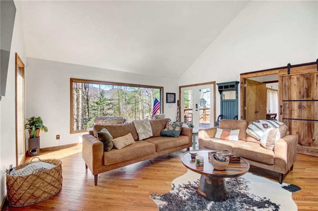 3 bedroom, 2 bathroom, 1,878 sq ft single family residence for sale at 334 Lake View Trace, Jasper, GA 30143 — photo 4