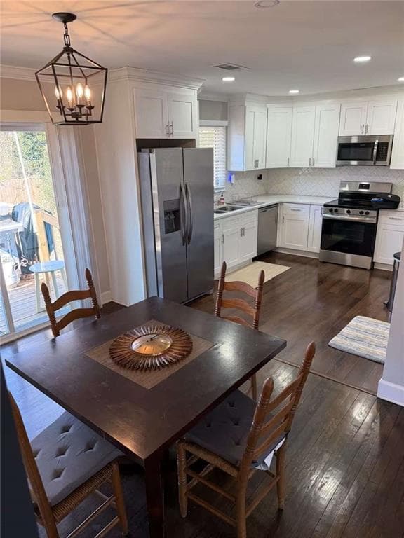 3 bedroom, 2 bathroom, 1,329 sq ft single family residence for sale at 2301 Amber Way, Decatur, GA 30032 — photo 4