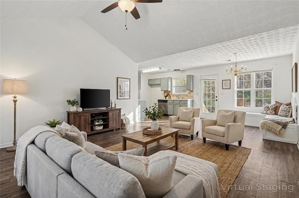 3 bedroom, 2 bathroom, 1,231 sq ft single family residence under contract at 427 Shenandoah Court, Winder, GA 30680 — photo 2