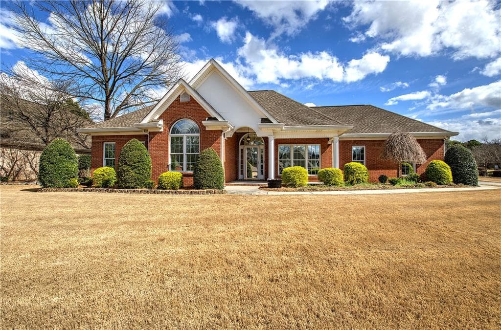 3 bedroom, 2 bathroom, 1,534 sq ft single family residence for sale at 120 Vinings Way, Calhoun, GA 30701