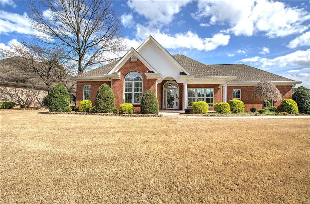3 bedroom, 2 bathroom, 1,534 sq ft single family residence for sale at 120 Vinings Way, Calhoun, GA 30701 — photo 2