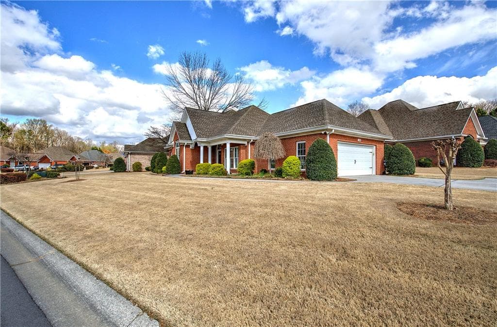 3 bedroom, 2 bathroom, 1,534 sq ft single family residence for sale at 120 Vinings Way, Calhoun, GA 30701 — photo 4