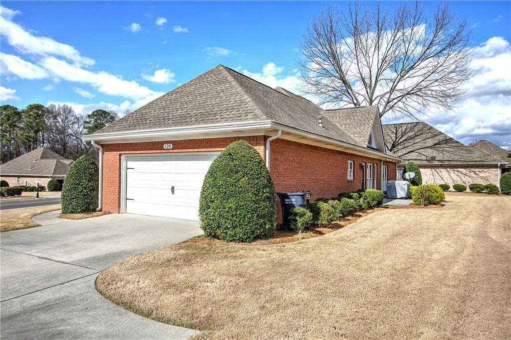 3 bedroom, 2 bathroom, 1,534 sq ft single family residence for sale at 120 Vinings Way, Calhoun, GA 30701 — photo 7