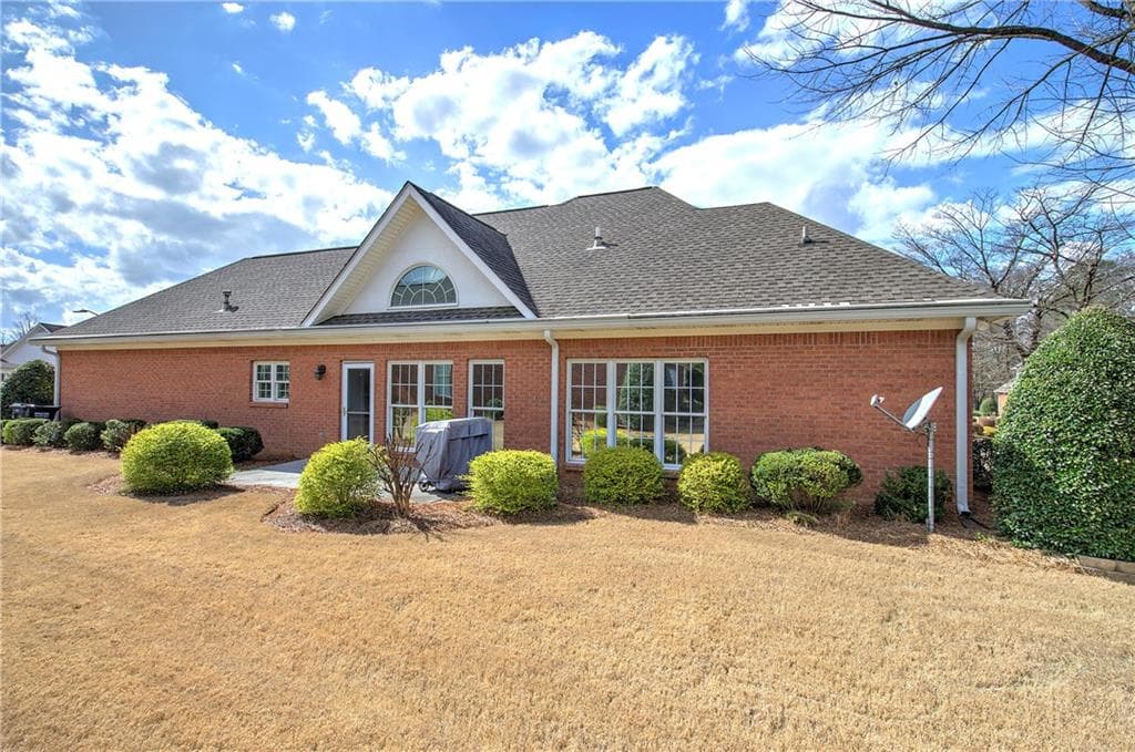 3 bedroom, 2 bathroom, 1,534 sq ft single family residence for sale at 120 Vinings Way, Calhoun, GA 30701 — photo 9