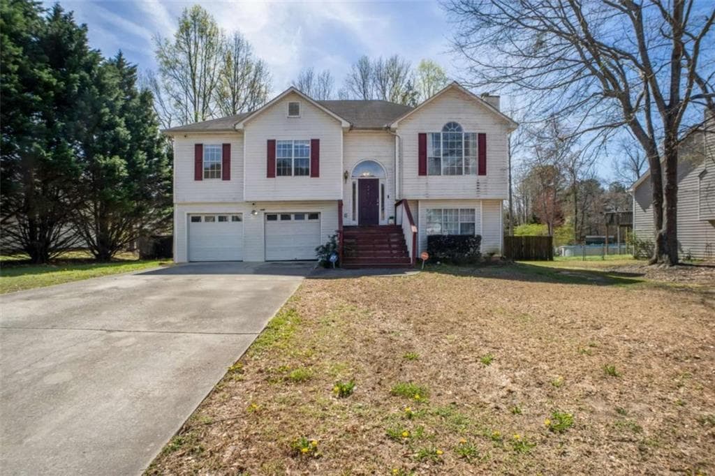 5 bedroom, 3 bathroom, 2,414 sq ft single family residence under contract at 380 Towler Drive, Loganville, GA 30052