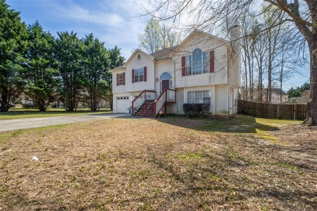 5 bedroom, 3 bathroom, 2,414 sq ft single family residence under contract at 380 Towler Drive, Loganville, GA 30052 — photo 2