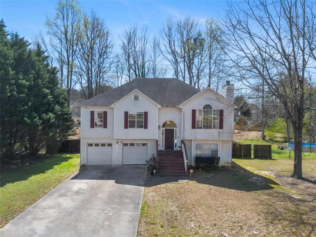 5 bedroom, 3 bathroom, 2,414 sq ft single family residence under contract at 380 Towler Drive, Loganville, GA 30052 — photo 4