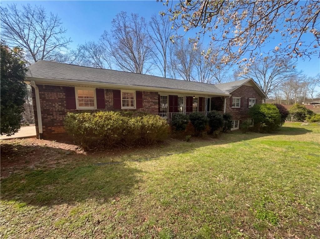 6439 Shore Drive, Douglasville, GA 30135 — most recent listing photo